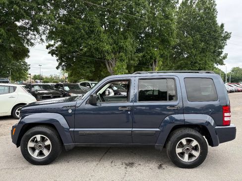 Used 2008 Jeep Liberty Sport w/ Popular Equipment Group AWD/4WD image 5