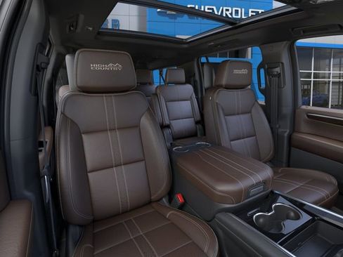New 2026 Chevrolet Suburban High Country AWD/4WD image 16