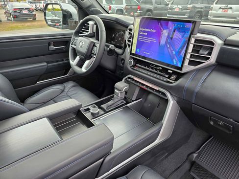 Certified 2025 Toyota Sequoia Platinum image 11