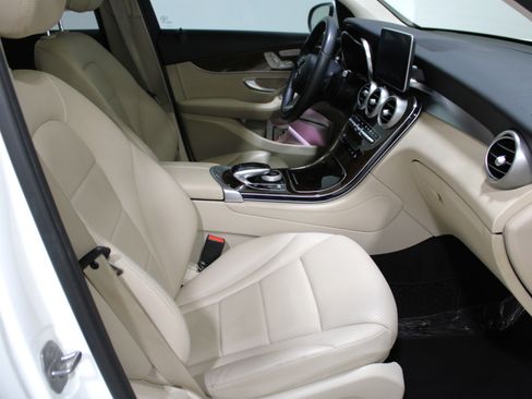 Used 2018 Mercedes-Benz GLC 300 image 24