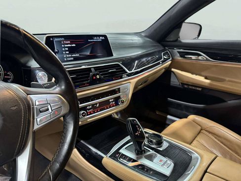 Used 2016 BMW 750i RWD image 32