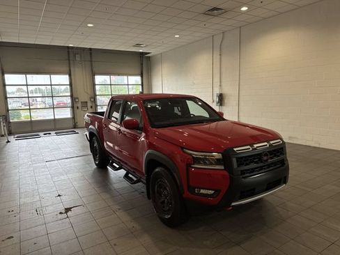 Used 2025 Nissan Frontier Pro-X RWD image 6
