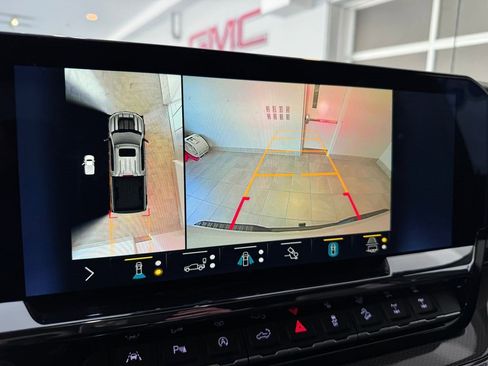 Certified 2022 Chevrolet Silverado 1500 ZR2 w/ Technology Package image 19