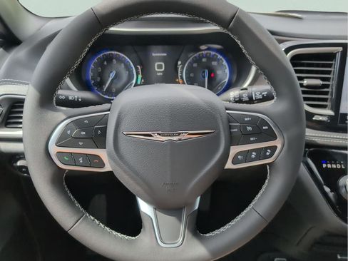 New 2026 Chrysler Pacifica Select image 9