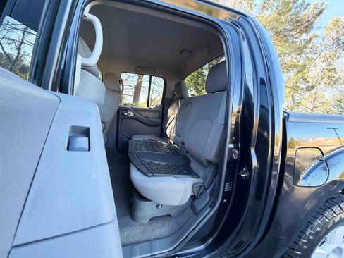 Used 2006 Nissan Frontier SE w/ (P01) Power Pkg image 28