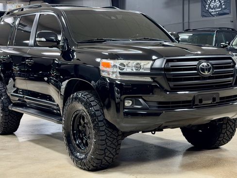 Used 2018 Toyota Land Cruiser w/ Carpet Mat Package AWD/4WD image 6