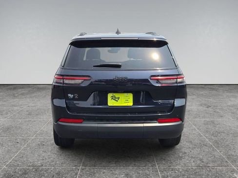 Used 2024 Jeep Grand Cherokee L Limited w/ Black Appearance Package AWD/4WD image 14