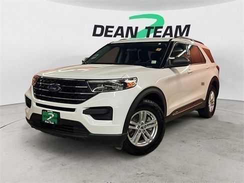 Used 2020 Ford Explorer XLT image 4