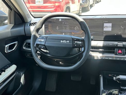 Used 2025 Kia K4 FWD image 33