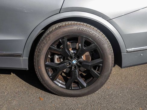 Used 2024 BMW X7 xDrive40i w/ Premium Package image 13