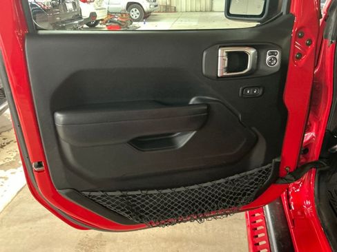 Used 2019 Jeep Wrangler Unlimited Sport S image 14