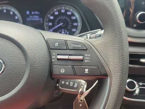 Certified 2022 Hyundai Sonata SE w/ Cargo Package FWD image 21