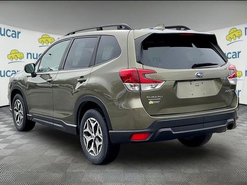 Used 2023 Subaru Forester Premium AWD/4WD image 4