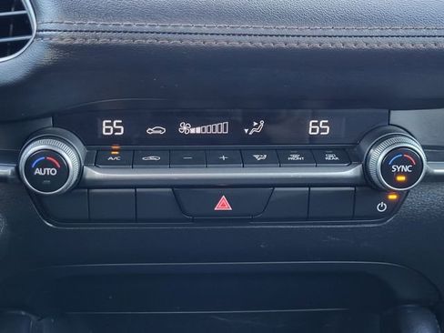 Used 2024 MAZDA MAZDA3 s image 9