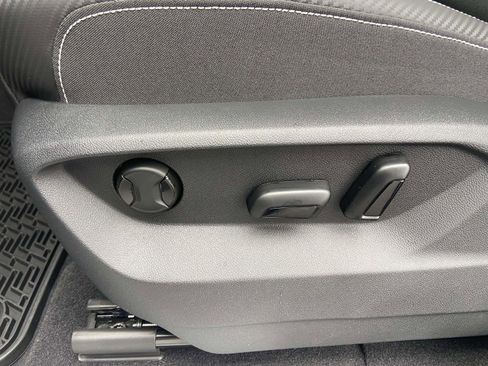 New 2026 Volkswagen Atlas Cross Sport SE image 18