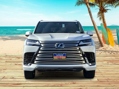 Used 2026 Lexus LX 700h Luxury image 9