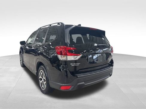 Certified 2023 Subaru Forester Premium image 31