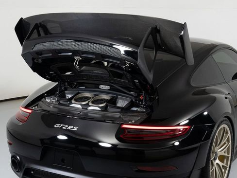 Used 2018 Porsche 911 GT2 RS image 14
