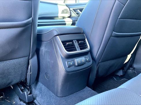 Used 2022 Subaru Outback Limited image 35