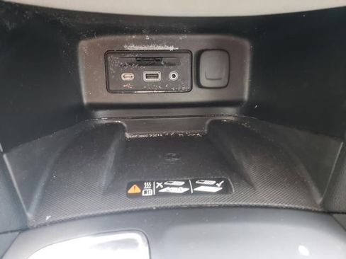 Used 2021 Chevrolet Equinox Premier image 27