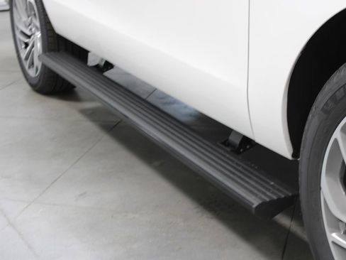 New 2025 Lincoln Navigator Reserve image 16