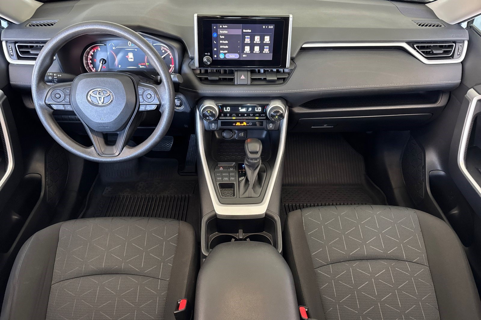 Used 2025 Toyota RAV4 XLE w/ Convenience Package AWD/4WD image 15