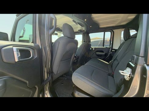Used 2024 Jeep Wrangler Unlimited AWD/4WD image 7