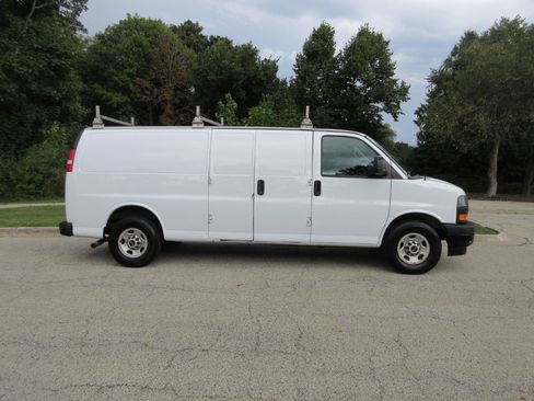 Used 2018 GMC Savana 2500 Extended w/ Driver Convenience Package RWD image 7