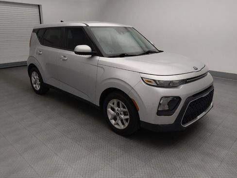 Used 2021 Kia Soul S FWD image 11