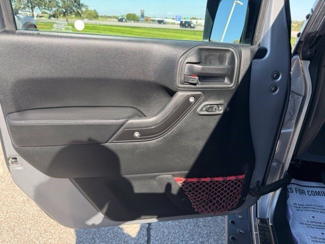 Used 2017 Jeep Wrangler Unlimited Rubicon AWD/4WD image 10
