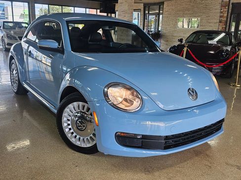 Used 2014 Volkswagen Beetle 1.8T image 1