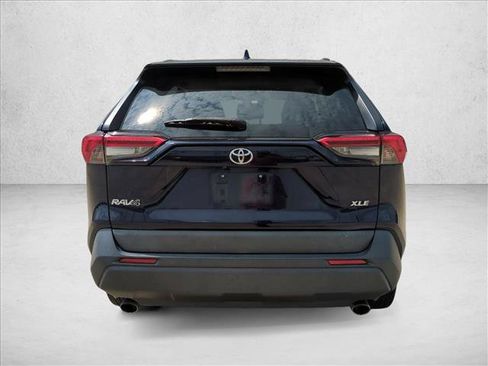Certified 2019 Toyota RAV4 XLE w/ Convenience Package FWD image 6