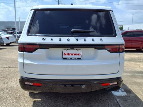 Used 2024 Jeep Wagoneer Series II AWD/4WD image 27