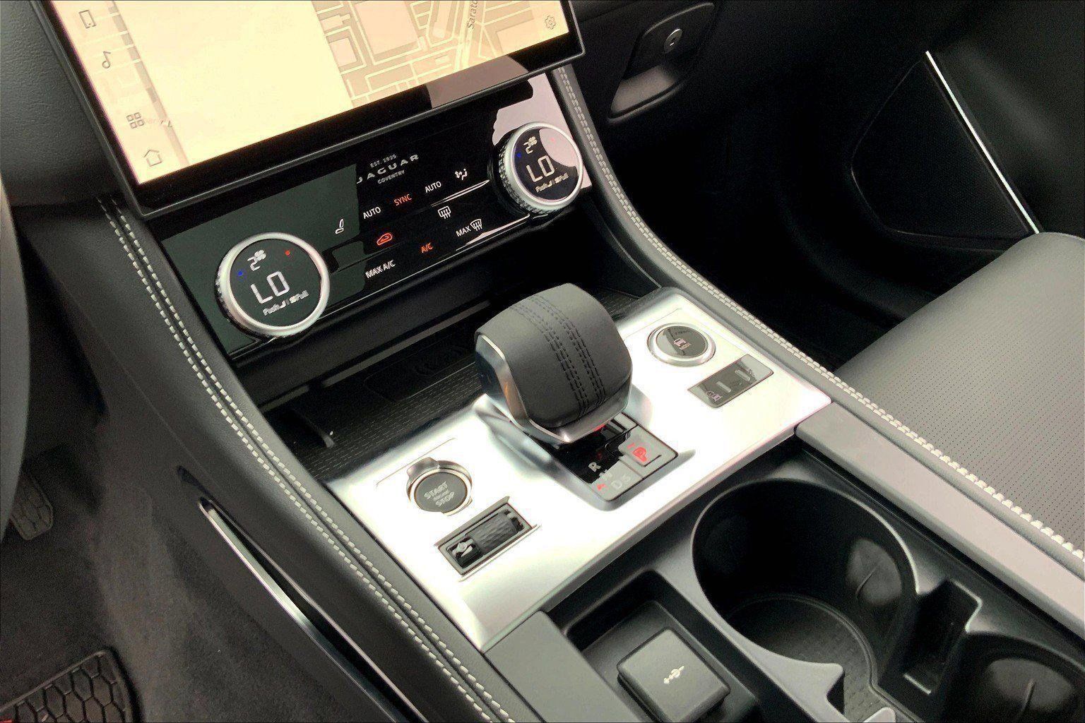 New 2025 Jaguar F-PACE R-Dynamic S AWD/4WD image 7