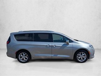 Used 2019 Chrysler Pacifica Limited FWD video 4