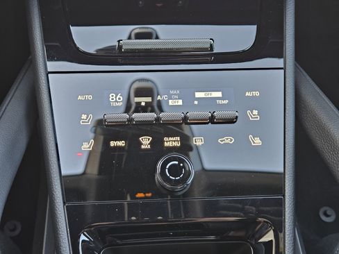 Certified 2025 Porsche Cayenne image 19