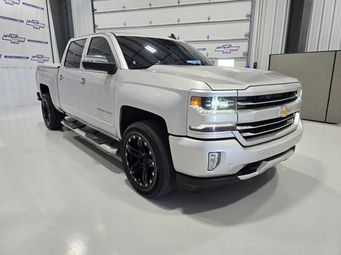 Used 2016 Chevrolet Silverado 1500 LTZ Z71 w/ LTZ Plus Package image 13
