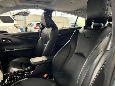 Used 2017 Toyota Prius Four w/ Advanced Technology Package FWD image 21