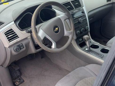 Used 2010 Chevrolet Traverse LS image 10