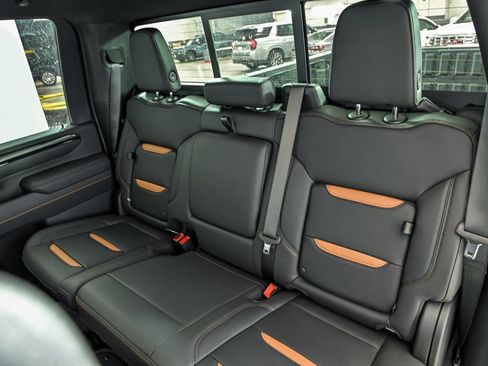 New 2026 GMC Sierra 2500 AT4 w/ AT4 Preferred Package AWD/4WD image 11