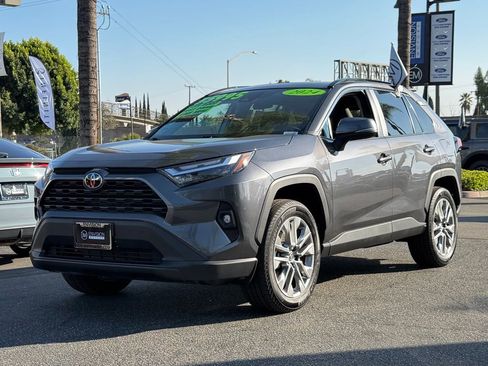 Used 2024 Toyota RAV4 XLE Premium image 4