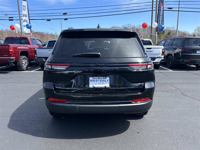 Certified 2023 Jeep Grand Cherokee Altitude AWD/4WD image 6