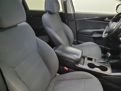 Used 2017 Kia Sorento LX w/ LX Convenience Package image 21