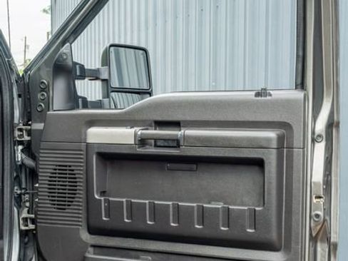 Used 2015 Ford F250 Lariat w/ Lariat Ultimate Package AWD/4WD image 42