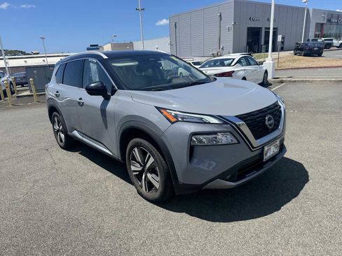 Used 2022 Nissan Rogue SL image 2