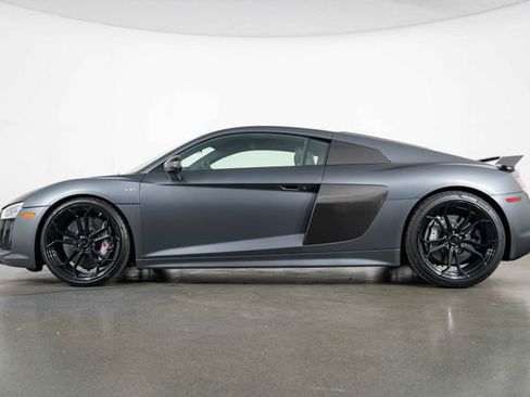 Used 2017 Audi R8 V10 plus AWD/4WD image 5