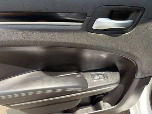 Used 2020 Chrysler 300 S RWD image 31