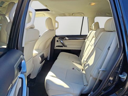 Used 2023 Lexus GX 460 Premium image 8