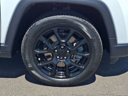 Certified 2023 Jeep Compass Latitude AWD/4WD image 8
