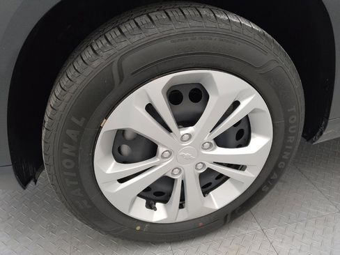 Used 2024 Chevrolet Trax LS FWD image 31